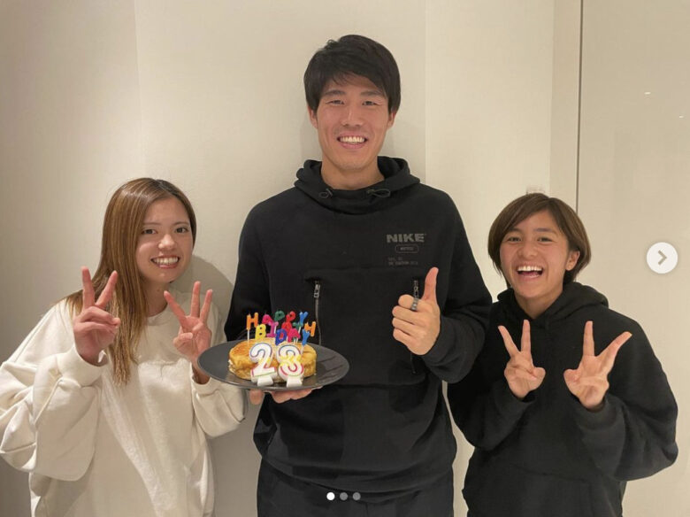 長谷川唯選手の私服姿の画像