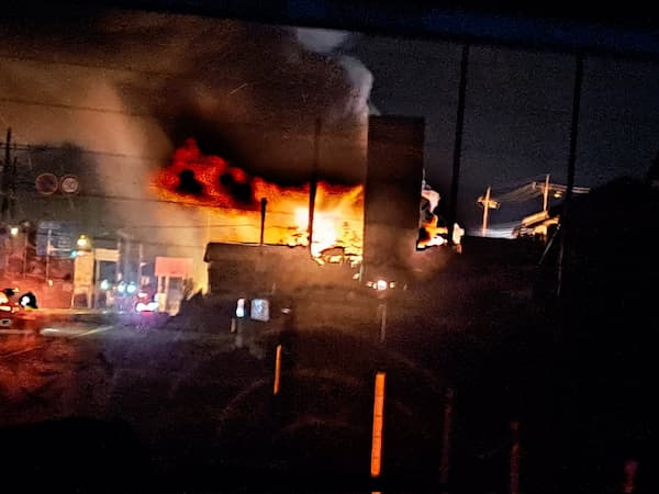 【火事】茨城県龍ケ崎市八代町の畳工業で火災!火災現場の画像・動画まとめ(10月26日)