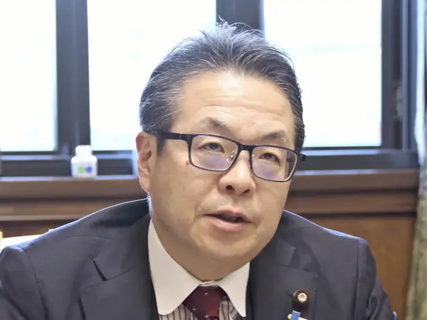 世耕弘成のプロフィール