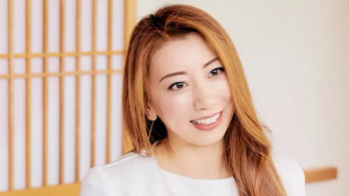 安井友梨