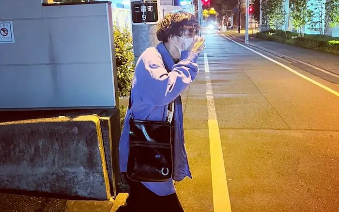 なとり(歌手)が顔を隠す理由とは?